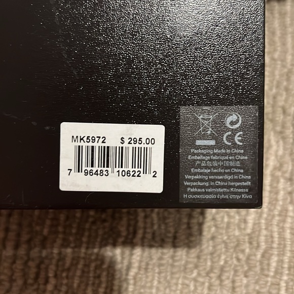 Michael Kors NWT and box watch Hunger stop special edition rose gold - Picture 4 of 6